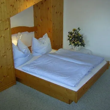 Gaestehaus Riki Oberschmid Steinbach am Attersee Room photo