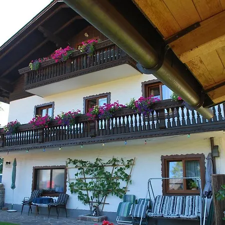 Gaestehaus Riki Oberschmid Steinbach am Attersee Room photo