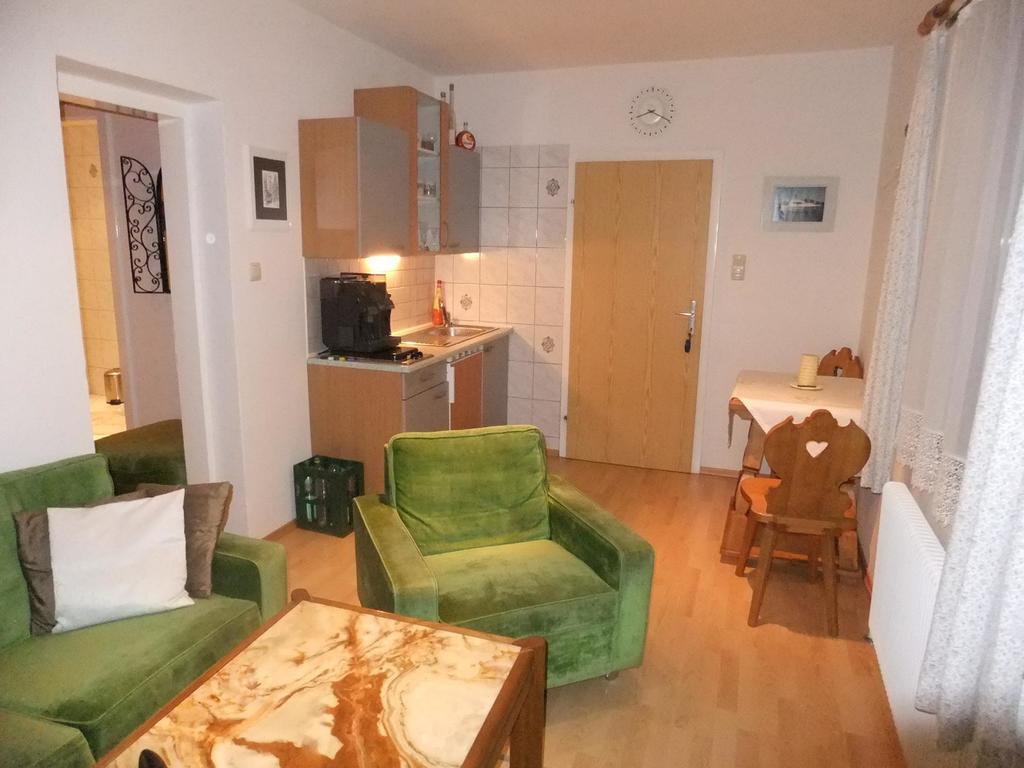 Apartment Gaestehaus Riki Oberschmid Steinbach am Attersee